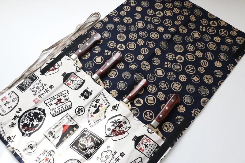 4-Pocket Japanese-Style Kamon-Ura-Goldkamon Knife Roll 1