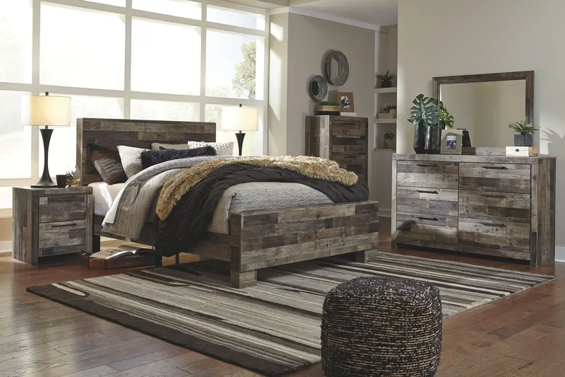 Derekson Adult Panel Bedroom Furniture Set 1