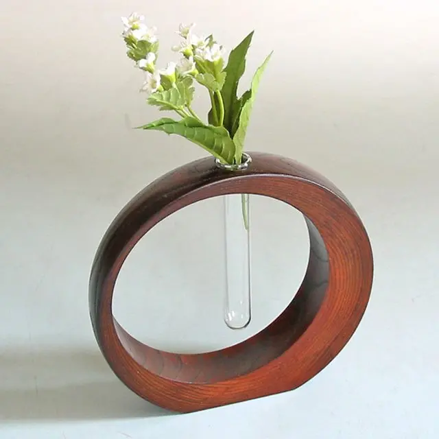 Isuke Crescent Moon Lacquered Flower Vase – Small Handmade Wooden Arranger 1