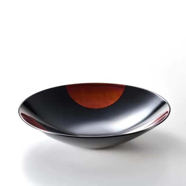 Isuke Medium Sun & Moon Lacquer Bowl – Handcrafted Sandalwood Design 1