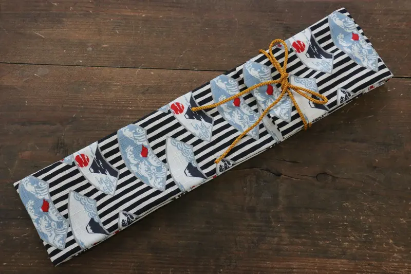 Minimalist Japanese Knife Roll – Fuji Pattern, Single-Pocket Design 1