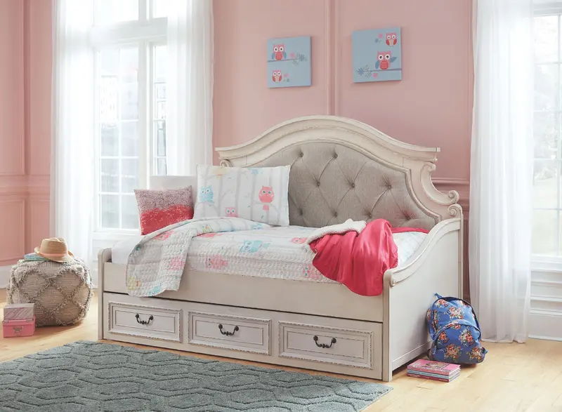 Realyn Chipped White Twin Storage Daybed 1