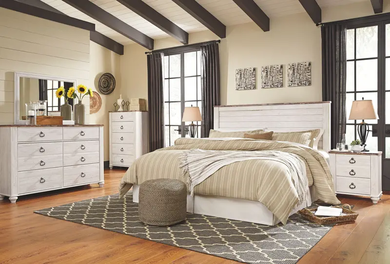 Willowton Full Bedroom Ensemble: Bed, Dresser, Mirror & Nightstands 1